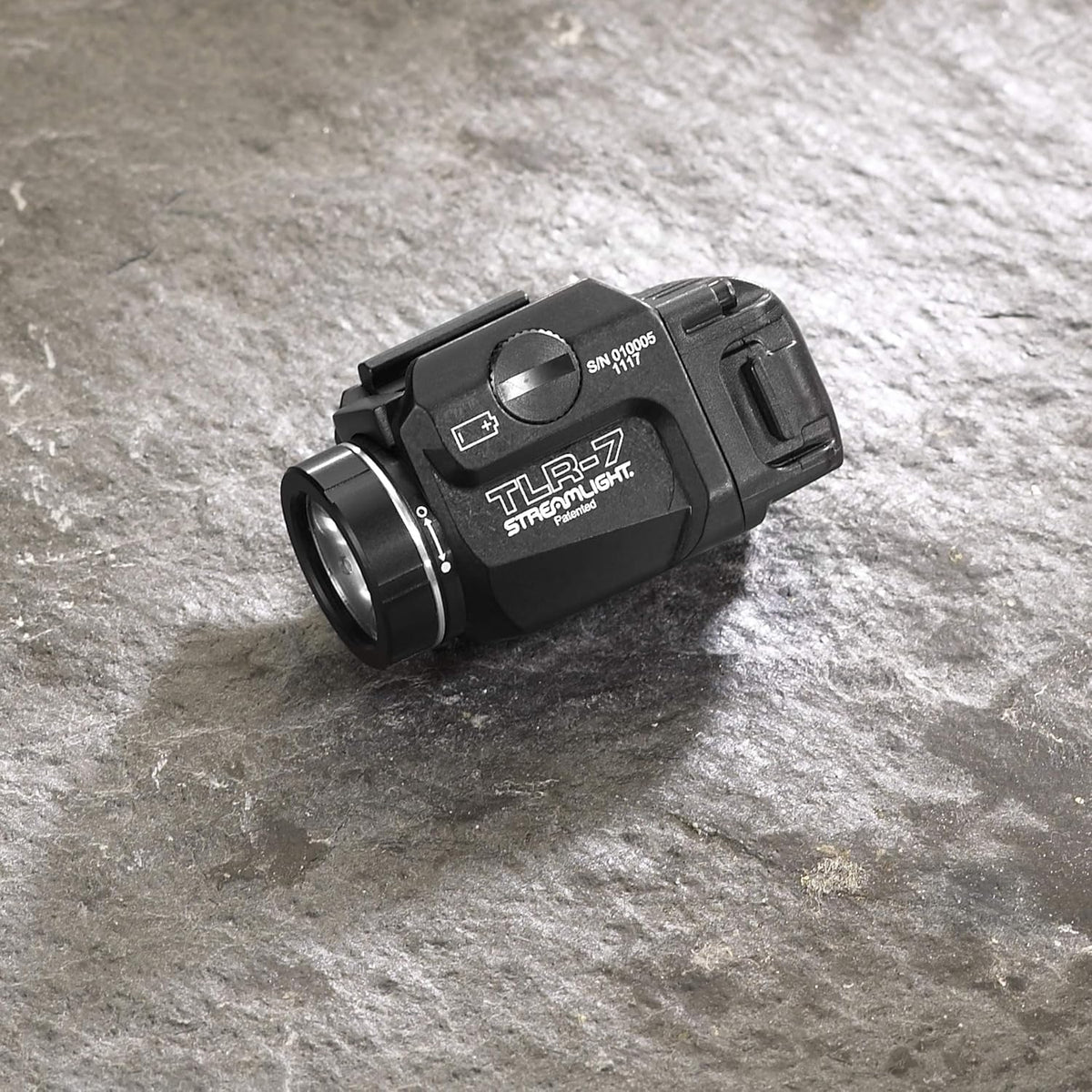 Black Rail Mounted Tactical Weapon Light with Side Switch T5972