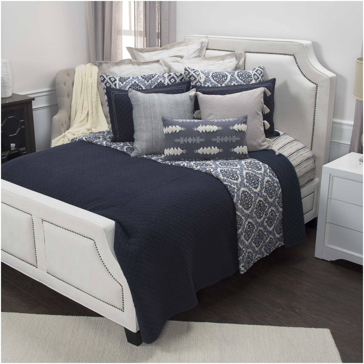 Indigo Queen Quilt Y807498