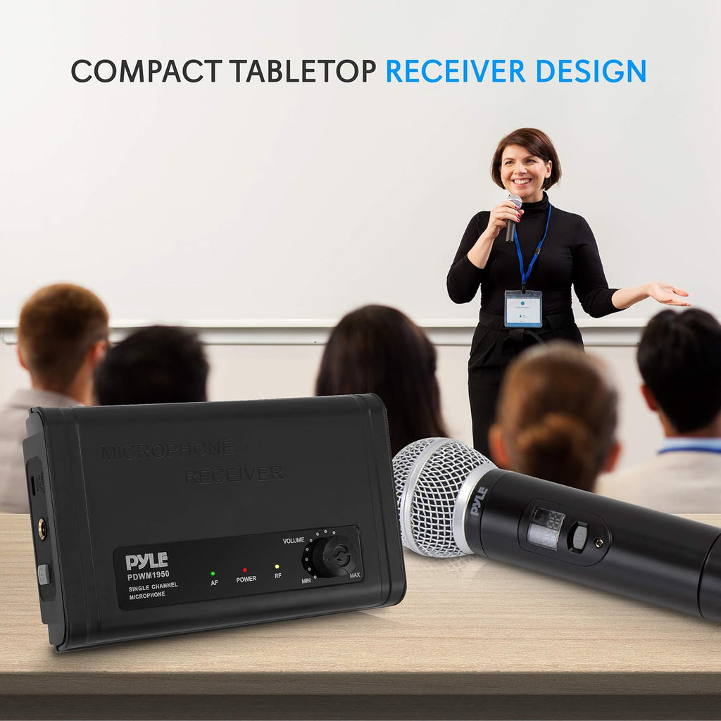Compact UHF Wireless Microphone System with 1 Handheld Mic B752